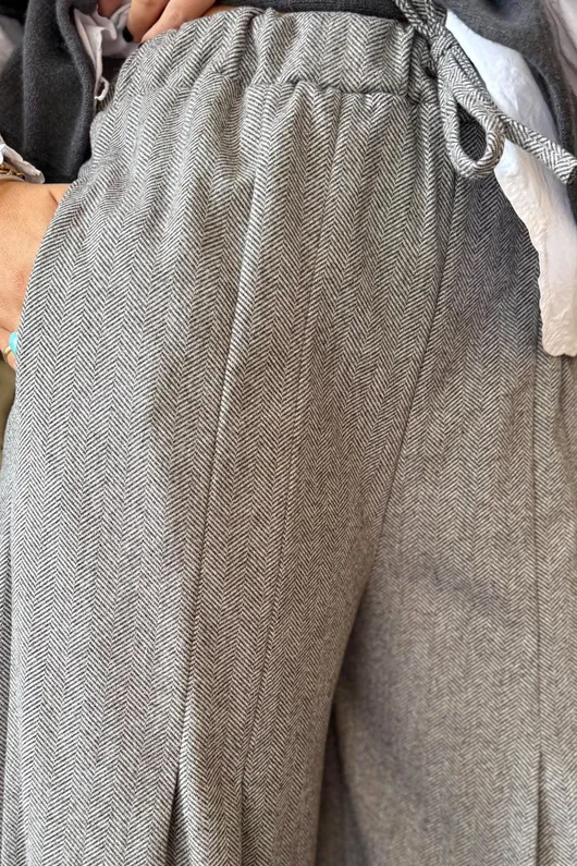 Oxford Stretch Herringbone Box Pleat Pant Mid Grey